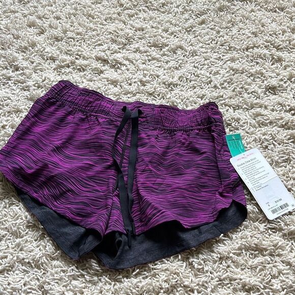 NWT Lululemon Reversible Double Time Short Sz 6 - Picture 1 of 15